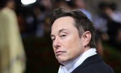 إيلون ماسك يصبح أغنى شخص في العالم على الإطلاق